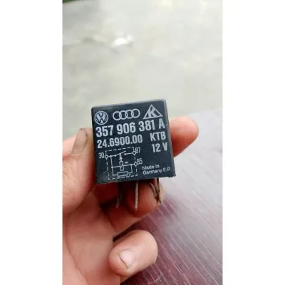 VW AUDI SKODA SEAT NO 109 12v RÖLE 357906381A