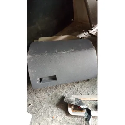 Volkswagen Transporter T5 130'luk çıkma orijinal torpido kapağı ile gözü