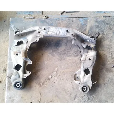 98-03 model Audi A6 C5 kasa çıkma orjinal motor traversi manuel tip