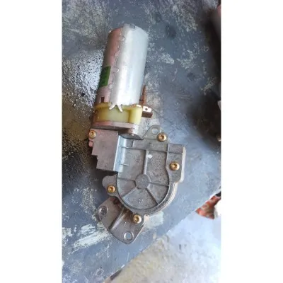 98-03 model Audi A6 C5 kasa çıkma orjinal elektrikli koltuk motoru