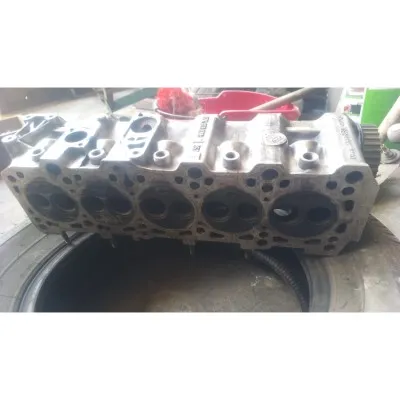 Volkswagen Transporter T4 2.4 L Diesel AAB motor 5 silindirli çıkma orjinal silindir kapağı 074103373