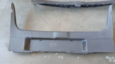 Volkswagen Golf 5 çıkma orijinal bagaj ve kaliti kilit plastiği çıkma orjinal