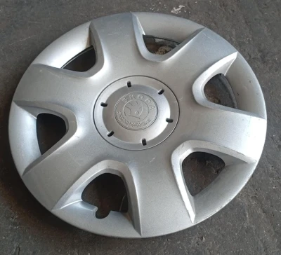 Škoda Fabia 2010-2012 çıkma orjinal jant kapağı 5j0601147c