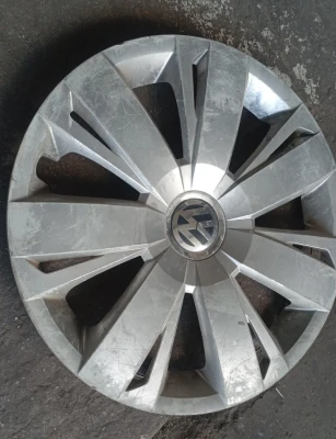 VW Jetta 2010-2015 çıkma orjinal jant kapağı 5c0601147a