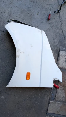 Volkswagen Transporter T5 2.5 sol ön çamurluk beyaz renk