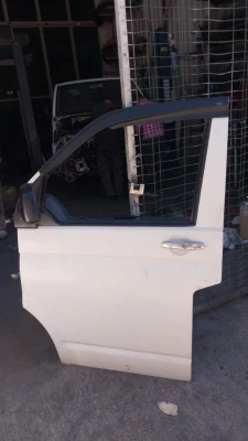 Volkswagen Transporter 2004-2024 yılları arası uyumlu sol ön kapı hatasız