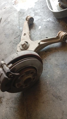 Volkswagen Transporter T5 2 5 TL çıkma orijinal sağ arka taşıyıcı