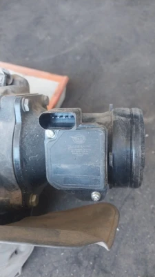 Volkswagen Passat 2001-2005 1.6 Alz çıkma hava akış metresi hava debi metre