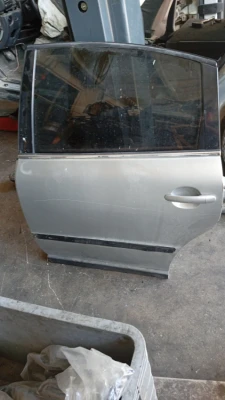 Volkswagen Passat B5.5 sol arka kapı çıkma orjinal gümüş gri renk hatasız