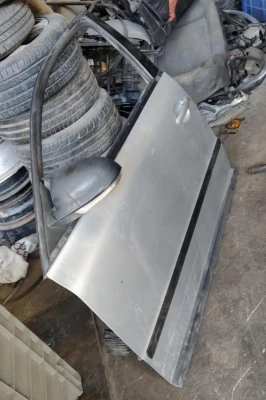 Volkswagen Passat B5.5 sol ön kapı çıkma orjinal gümüş gri renk hatasız