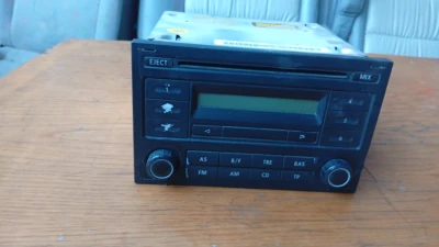 Volkswagen Polo hatchback 2004 model çıkma orijinal CD çalar teyp MP3 çalar