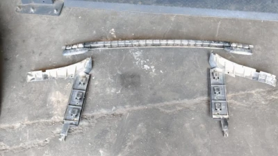 Volkswagen Passat B5.5 arka tampon braketi komple çıkma orjinal