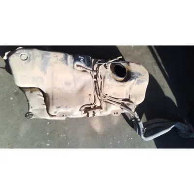 2001 model Volkswagen Polo hatchback benzin deposu çıkma orjinal