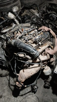 2001-2003 model Volkswagen Passat B5.5 çıkma orjinal 1.6 benzinli 4 silindirli ALZ kodlu komple motor
