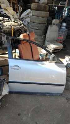 Volkswagen Passat B5.5 sağ ön kapı çıkma orjinal gümüş renk
