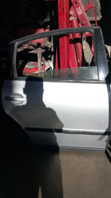 Volkswagen Passat B5 buçuk çıkma orijinal sağ sol arka kapı