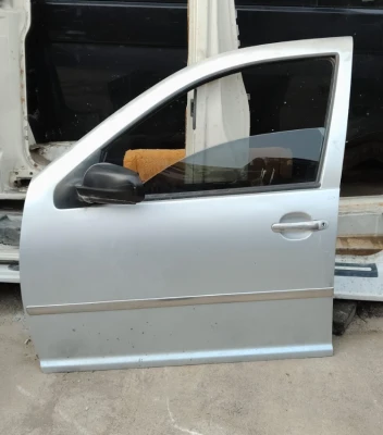2001 model Volkswagen Bora sol ön kapı çıkma orjinal