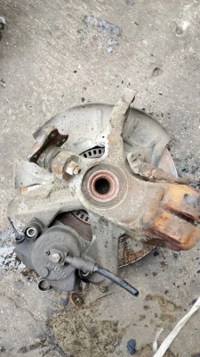 Volkswagen Bora sol ön çıkma orijinal taşıyıcı