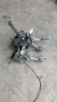 00-05 model Volkswagen Bora pedal takımı çıkma orjinal