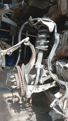 Audi Q5 sağ taşıyıcı ve amasör kulesi