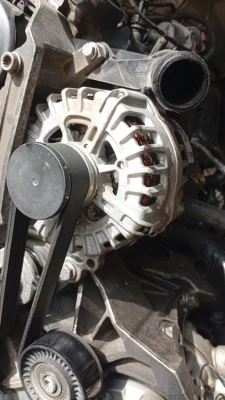 Audi Q5 çıkma orijinal 2.0 cgl motor şarj dinamosu