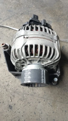 Volkswagen Transporter T5 çıkma orijinal şarj dinamosu