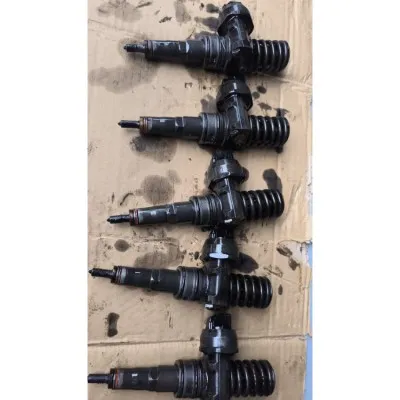 Volkswagen Transporter T5 2.5 TDI 130'luk takım enjektör  0414720210 07z130073f