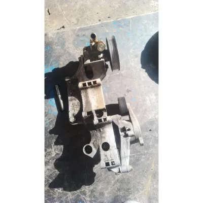 Volkswagen Transporter T5 1.9 tdı çıkma orjinal klima şarj braketi 045903143F