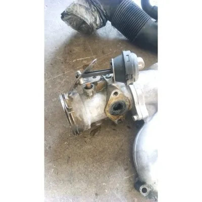 Volkswagen Transporter T5 1.9 tdı çıkma orjinal egr valfi ve gaz kelebeği