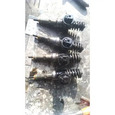 Volkswagen Transporter T5 1.9 tdı çıkma orjinal enjektör takımı