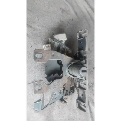 Volkswagen Passat B5 arka bagaj iç kilit mekanizması merkezi kilit motoru şifre kısmı çıkma orijinal 3b0827297h